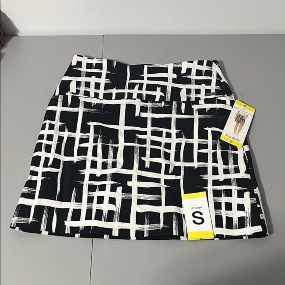 3/25$ (Mix)Women's S.C.& CO. Tummy Control Skort Skirt, S, Black&White